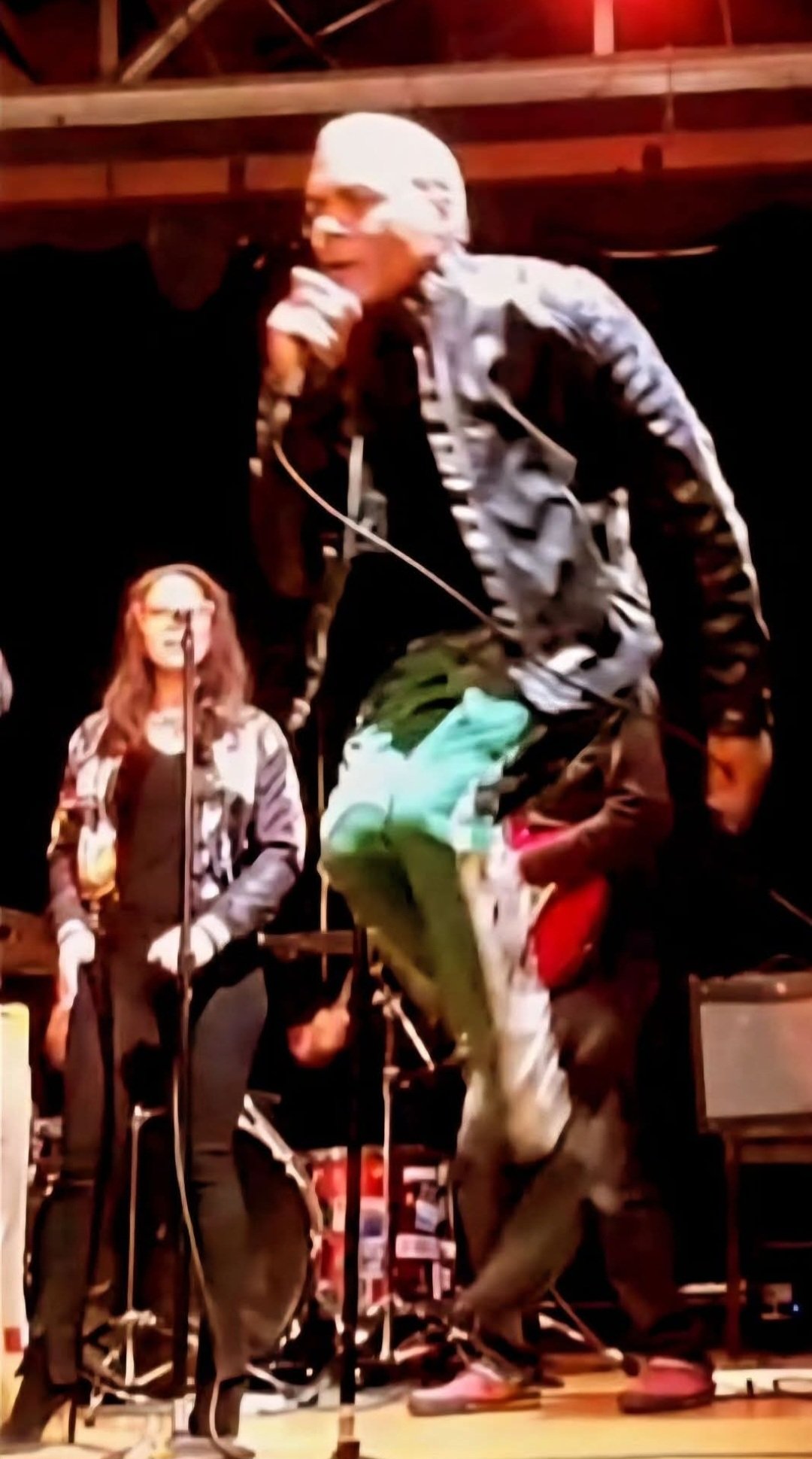 Julian Brooks live